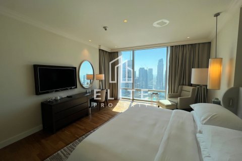 Penthouse in The Address Residence Fountain Views, Downtown Dubai (Downtown Burj Dubai), Dubai 4 bedrooms, 254 sq.m. № 124918 - photo 8