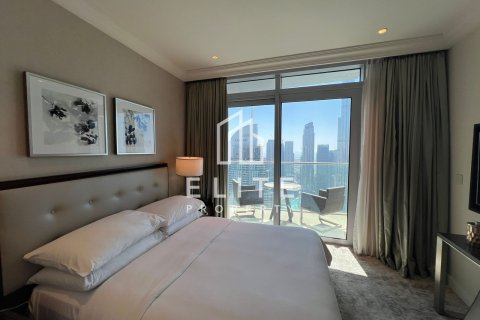 Penthouse in The Address Residence Fountain Views, Downtown Dubai (Downtown Burj Dubai), Dubai 4 bedrooms, 254 sq.m. № 124918 - photo 13