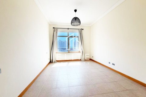 Снять в аренду квартиру в Shoreline Apartments, Пальма Джумейра, Дубай: 2 спальни, 144м², № 124923 - фото 9