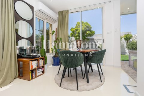 Villa in The Springs, Dubai 2 bedrooms, 166.66798200 sq.m. № 63524 - photo 15