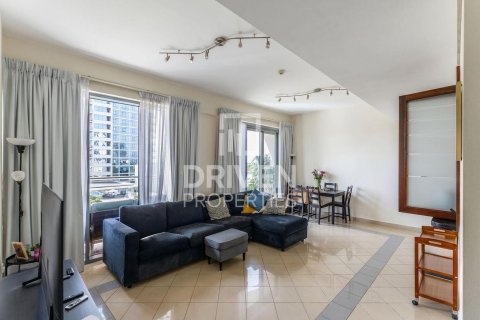 Appartement à Golf Towers, The Views, Dubai, 2 chambres, 131.46 m², № 130011