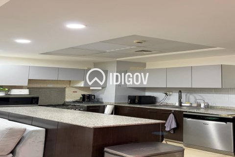 Apartment in Remraam, Dubai 2 bedrooms, 93.37 sq.m. № 120887 - photo 2