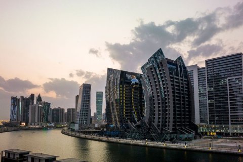 Apartamento en Business Bay, Dubai, 2 dormitorios, 167 m², № 92524 - foto 3