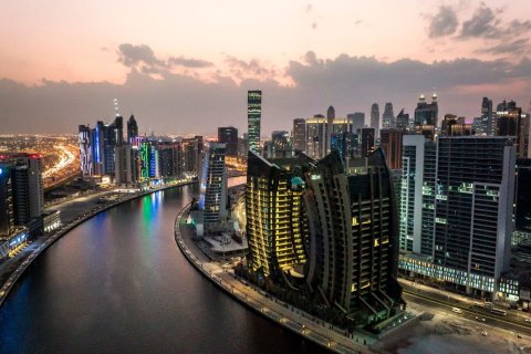 Apartamento en Business Bay, Dubai, 2 dormitorios, 167 m², № 92524 - foto 4