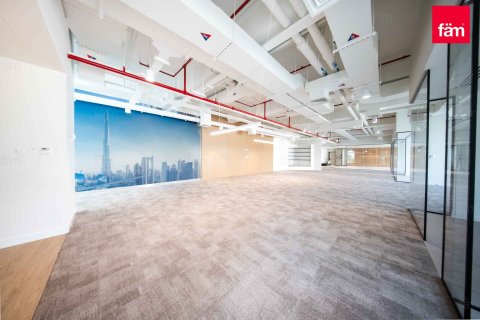 Снять в аренду офис в Sheikh Zayed Road, Дубай: 352.7м², № 52389 - фото 1
