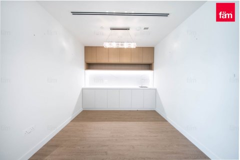 Снять в аренду офис в Sheikh Zayed Road, Дубай: 352.7м², № 52389 - фото 8
