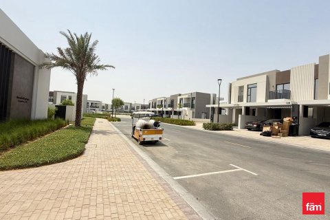 Villa à Dubai, 3 chambres, 129.9 m², № 52386 - photo 1