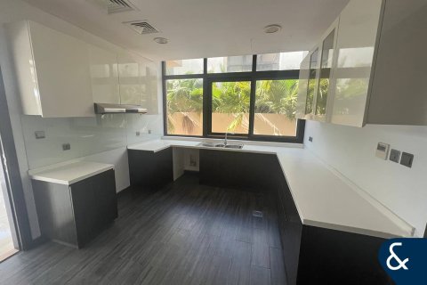 Villa en DAMAC Hills (Akoya by DAMAC), Dubai, 5 dormitorios, 450 m², № 79217 - foto 3