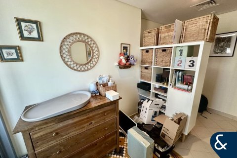 Appartement à Golf Towers, The Views, Dubai, 1 chambre, 89 m², № 79215 - photo 5