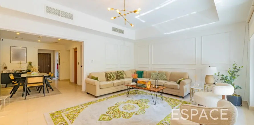 Вилла в Джумейра Вилладж Серкл, Дубай, 3 спальни, 446м², № 71102