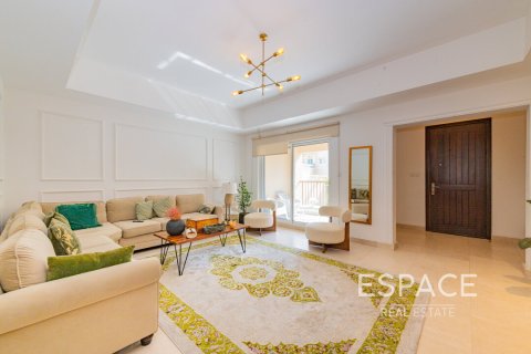 Купить виллу в Джумейра Вилладж Серкл, Дубай: 3 спальни, 446м², № 71102 - фото 3