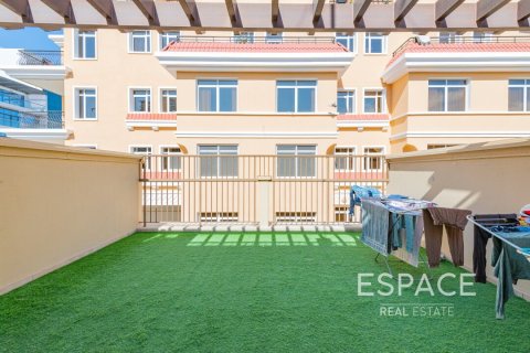 Купить виллу в Джумейра Вилладж Серкл, Дубай: 3 спальни, 446м², № 71102 - фото 18