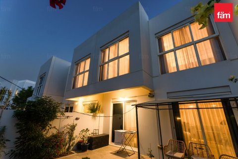 Maison de ville à Dubai, 3 chambres, 167.9 m², № 76839 - photo 1