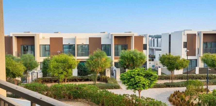 Townhouse in Dubai 4 bedrooms, 233.8 sq.m. № 111710