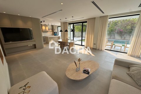Villa in Jumeirah Village Triangle, Dubai 5 bedrooms, 316 sq.m. № 141391 - photo 4