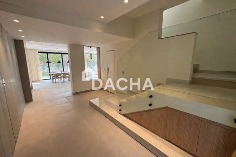 Villa in Jumeirah Village Triangle, Dubai 5 bedrooms, 316 sq.m. № 141391 - photo 2