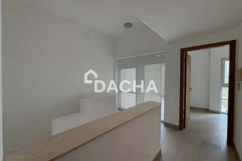 Villa in Jumeirah Village Circle, Dubai 4 bedrooms, 287 sq.m. № 115695 - photo 4