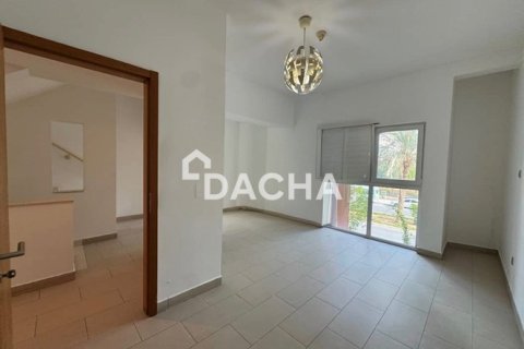Villa in Jumeirah Village Circle, Dubai 4 bedrooms, 287 sq.m. № 115695 - photo 8
