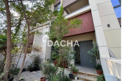 Villa in Jumeirah Village Circle, Dubai 4 bedrooms, 287 sq.m. № 115695 - photo 10