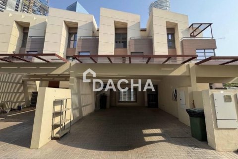 Villa in Jumeirah Village Circle, Dubai 4 bedrooms, 287 sq.m. № 115695