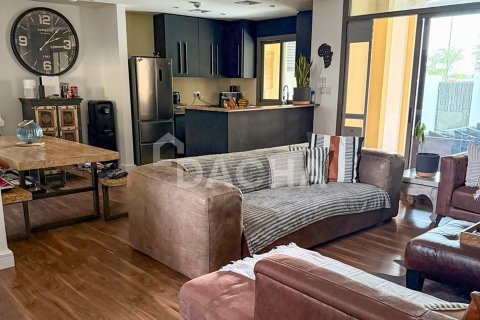 Купить виллу в Town Square, Дубай: 3 спальни, 204м², № 104682 - фото 6