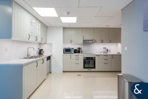 Apartment in Park Towers, DIFC, Dubai 3 bedrooms, 177 sq.m. № 91239 - photo 18