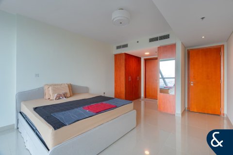 Apartment in Park Towers, DIFC, Dubai 3 bedrooms, 177 sq.m. № 91239 - photo 2