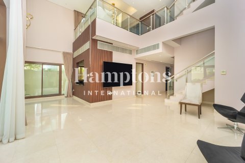 Villa in Meydan, Dubai 6 bedrooms, 511.98843300 sq.m. № 97953 - photo 29