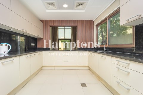 Villa in Meydan, Dubai 6 bedrooms, 511.98843300 sq.m. № 97953 - photo 20