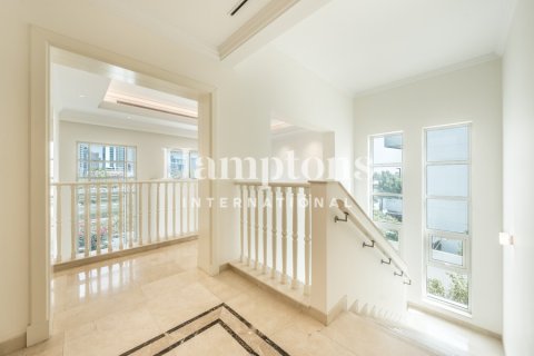 Villa en Mohammed Bin Rashid City, Dubai, 5 dormitorios, 1020.81816400 m², № 97954 - foto 16