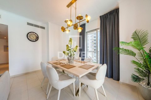 Apartamento en The Residences, Downtown Dubai (Downtown Burj Dubai), Dubai, 2 dormitorios, 134.9 m², № 136660 - foto 4