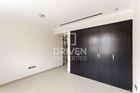 Villa in Jumeirah Park, Dubai 3 bedrooms, 541.16 sq.m. № 136669 - photo 10