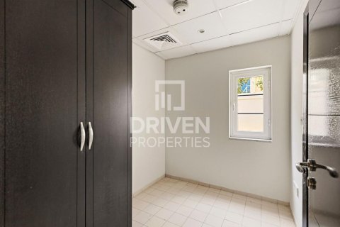 Villa in Jumeirah Park, Dubai 3 bedrooms, 541.16 sq.m. № 136669 - photo 15