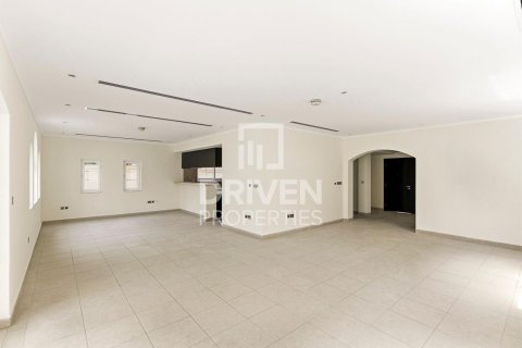 Villa in Jumeirah Park, Dubai 3 bedrooms, 541.16 sq.m. № 136669 - photo 3