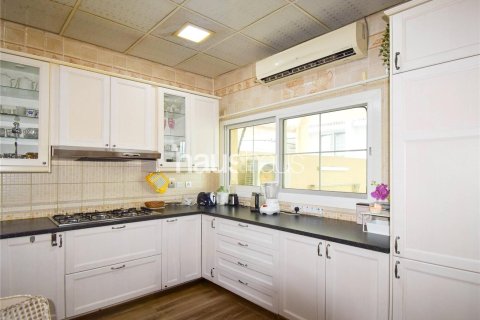 Villa in Jumeirah Village Circle, Dubai 3 bedrooms, 330 sq.m. № 43761 - photo 3