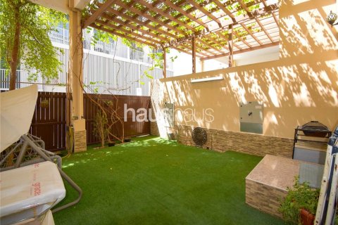 Villa in Jumeirah Village Circle, Dubai 3 bedrooms, 330 sq.m. № 43761 - photo 2