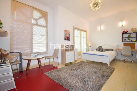 Villa in Jumeirah Village Circle, Dubai 3 bedrooms, 330 sq.m. № 43761 - photo 4