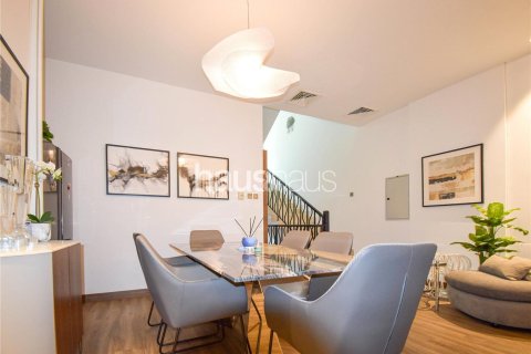 Villa in Jumeirah Village Circle, Dubai 3 bedrooms, 330 sq.m. № 43761 - photo 18