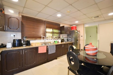 Villa in Jumeirah Village Circle, Dubai 4 bedrooms, 340 sq.m. № 43763 - photo 10