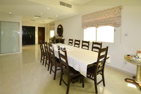 Villa in Jumeirah Village Circle, Dubai 4 bedrooms, 340 sq.m. № 43763 - photo 16