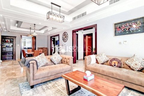 Townhouse in Jumeirah Village Circle, Dubai 4 bedrooms, 409 sq.m. № 43759 - photo 1