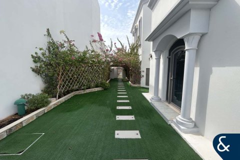 Villa in Garden Homes, Palm Jumeirah, Dubai 4 bedrooms, 622 sq.m. № 76799 - photo 8