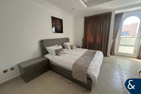 Villa in Garden Homes, Palm Jumeirah, Dubai 4 bedrooms, 622 sq.m. № 76799 - photo 17