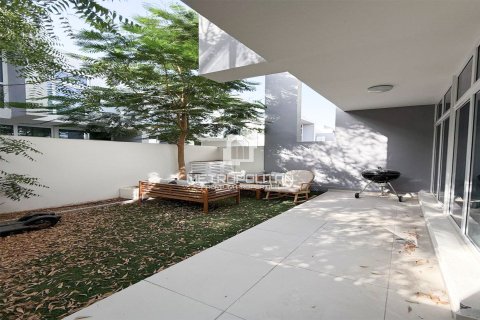 Maison de ville à DAMAC Hills (Akoya by DAMAC), Dubai, 3 chambres, 112 m², № 72965 - photo 2