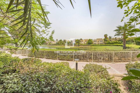 Купить виллу в Meadows, Дубай: 4 спальни, 827м², № 72976 - фото 22