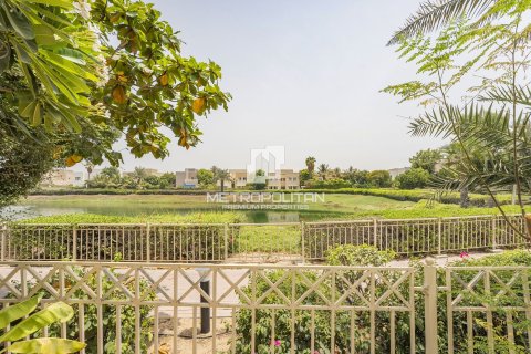 Купить виллу в Meadows, Дубай: 4 спальни, 827м², № 72976 - фото 19