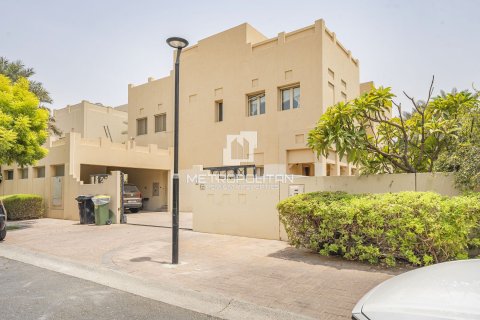 Купить виллу в Meadows, Дубай: 4 спальни, 827м², № 72976 - фото 21