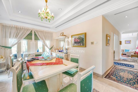 Купить виллу в Meadows, Дубай: 4 спальни, 827м², № 72976 - фото 15