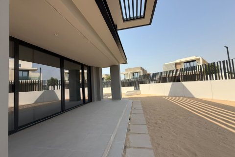 Villa in Jebel Ali, Dubai 5 bedrooms, 763.67 sq.m. № 134036 - photo 11