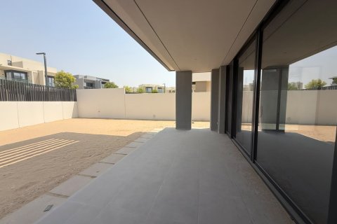Villa in Jebel Ali, Dubai 5 bedrooms, 763.67 sq.m. № 134036 - photo 12